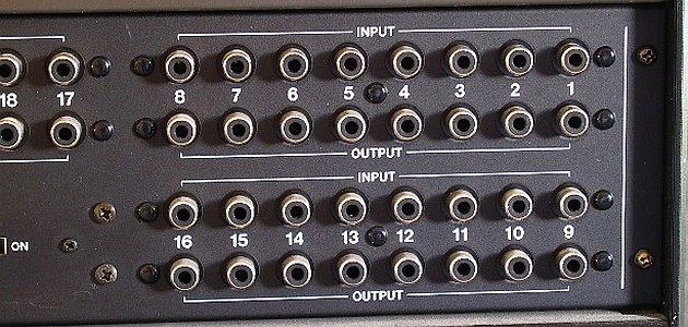 Tył magnetofonu Tascam MSR-24