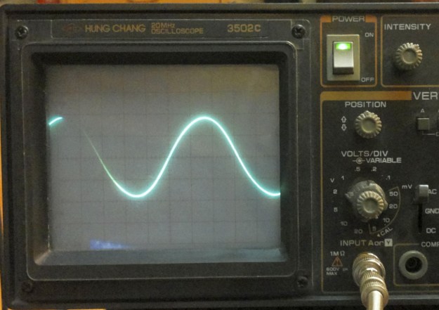 Sygnał na wyjściu układu przy częstotliwości 30Hz