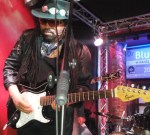 Niki Buzz i jego Squier Affinity